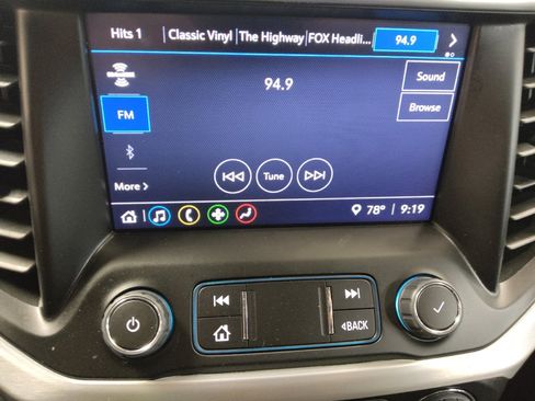 Used 2023 GMC Acadia SLE w/ Driver Convenience Package FWD image 25