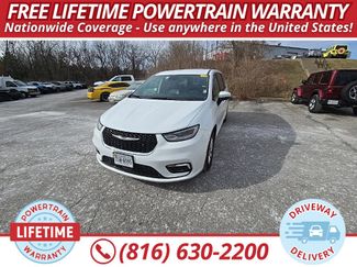 Used 2023 Chrysler Pacifica Touring-L video 1