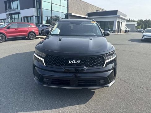 Certified 2022 Kia Sorento SX FWD image 2