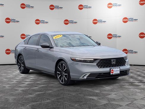 Used 2024 Honda Accord Touring image 9
