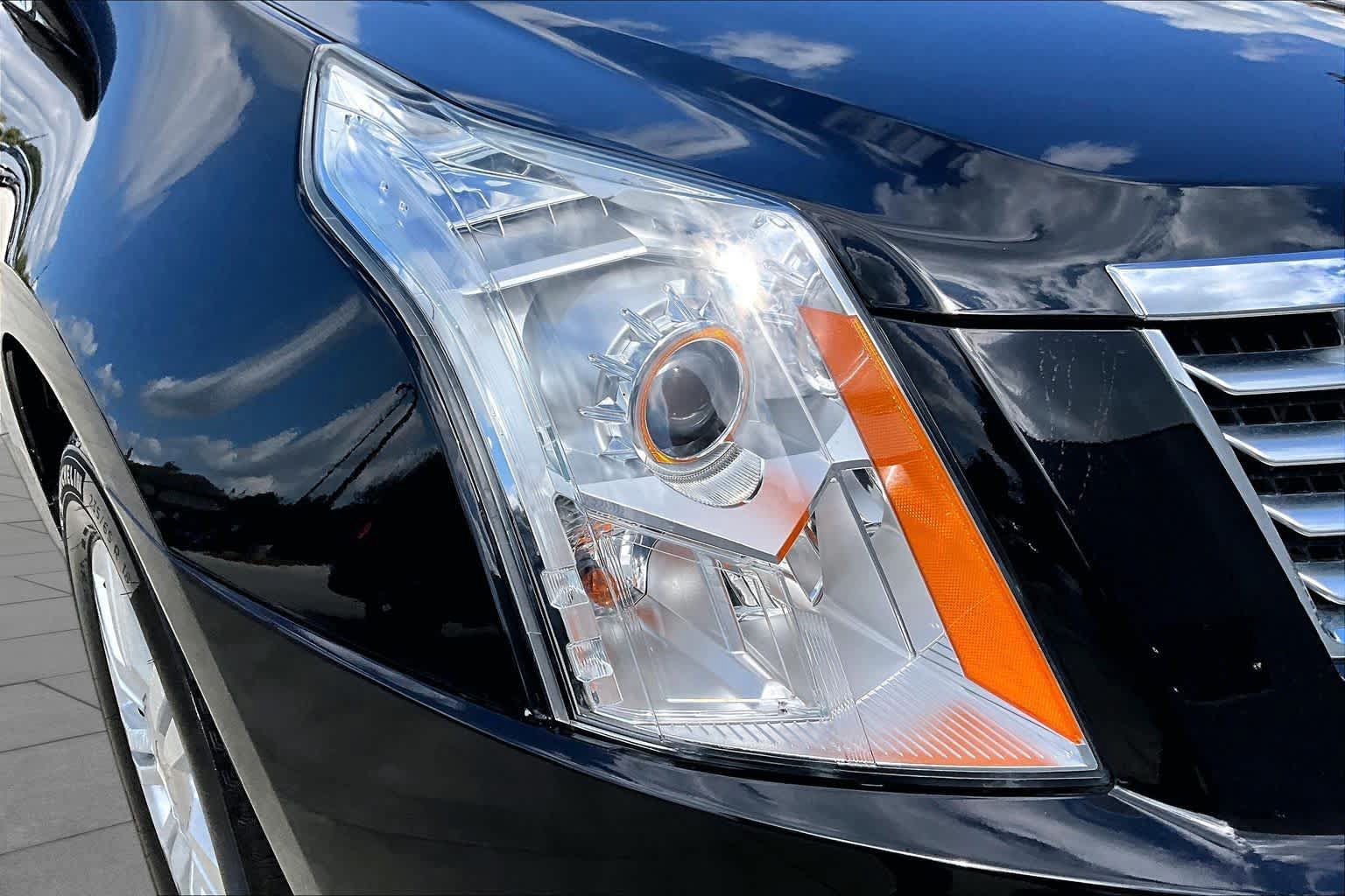 Used 2015 Cadillac SRX Luxury FWD image 26