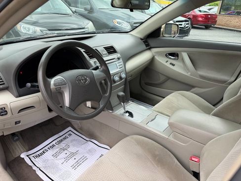 Used 2010 Toyota Camry LE FWD image 15