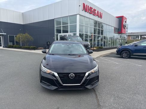 Used 2020 Nissan Sentra SV image 2