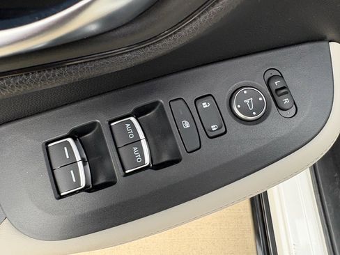 Certified 2023 Honda HR-V EX-L image 8