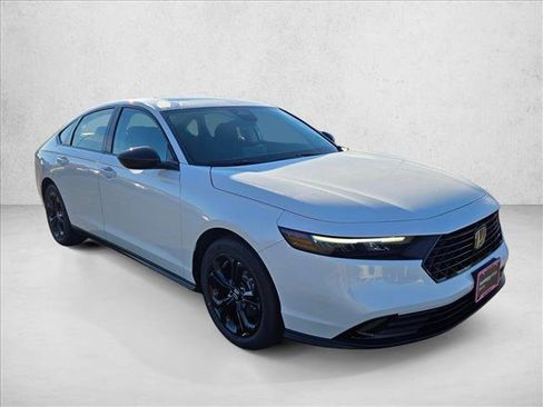 New 2025 Honda Accord SE image 3