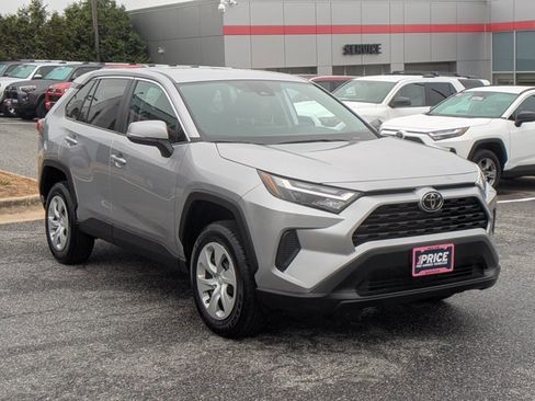Used 2025 Toyota RAV4 LE image 3