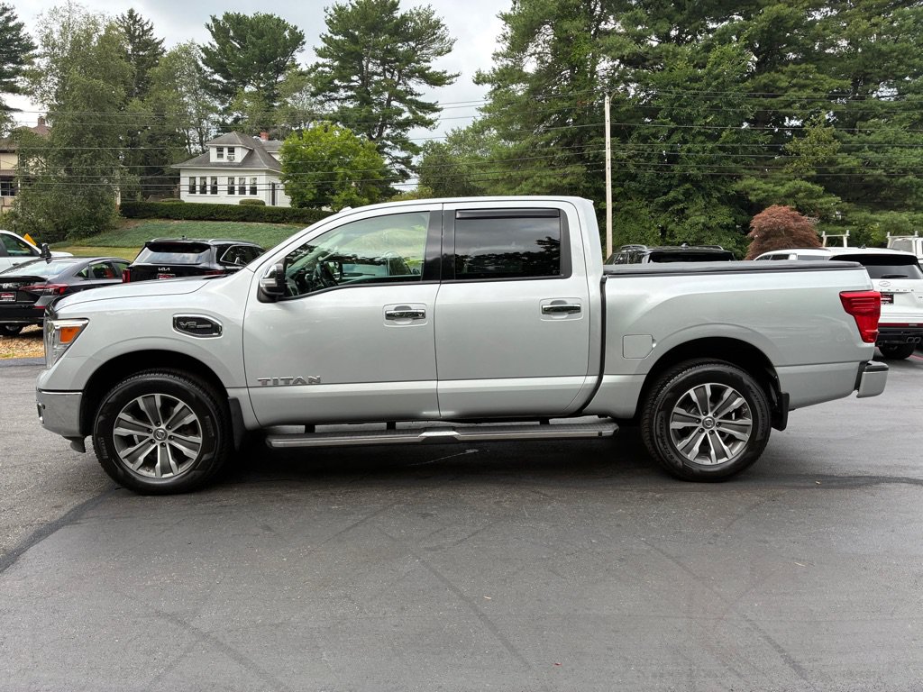 Used 2017 Nissan Titan SL AWD/4WD image 9