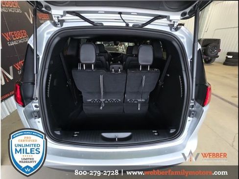 New 2026 Chrysler Voyager LX image 7