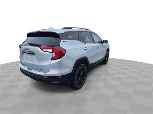 Used 2022 GMC Terrain SLE w/ Driver Convenience Package image 8