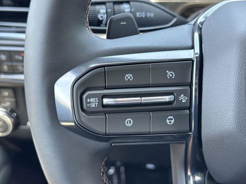 New 2026 GMC Yukon XL AT4 w/ AT4 Premium Plus Package AWD/4WD image 9