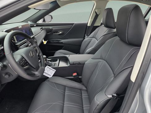 New 2025 Lexus ES 350 Ultra Luxury image 10
