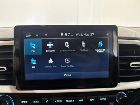 Used 2025 Hyundai Venue Limited FWD image 39