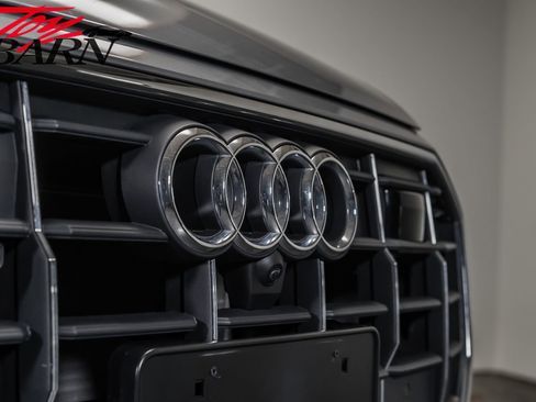 Used 2022 Audi Q8 Premium Plus image 9