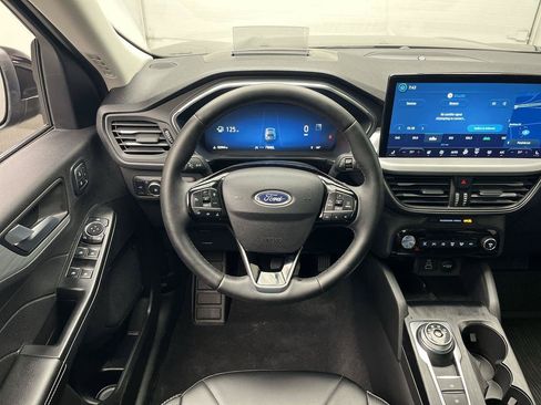 Certified 2025 Ford Escape Platinum w/ Premium Technology Package AWD/4WD image 15