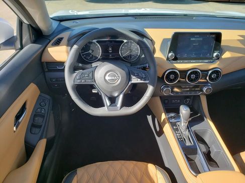 New 2025 Nissan Sentra SV w/ SV Premium Package FWD image 9
