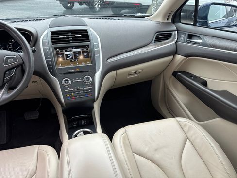 Used 2017 Lincoln MKC Reserve w/ Lincoln MKC Climate Package image 32