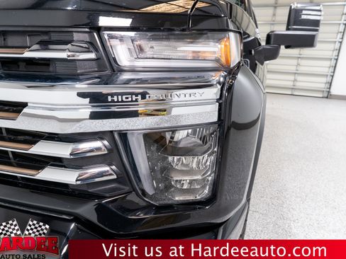 Used 2020 Chevrolet Silverado 2500 High Country w/ Safety Package II image 8
