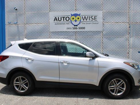 Used 2017 Hyundai Santa Fe Sport FWD image 2
