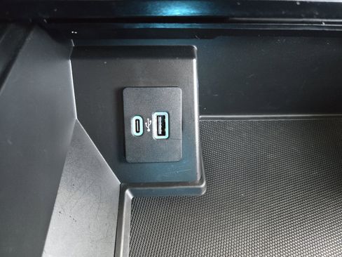 Used 2021 Ford F150 Lariat w/ Equipment Group 502A High image 32