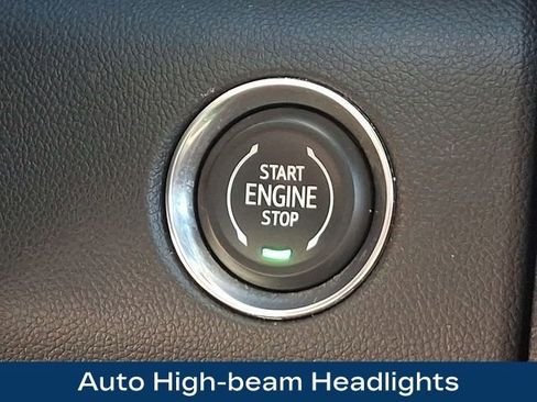 Used 2025 GMC Acadia Elevation AWD/4WD image 16