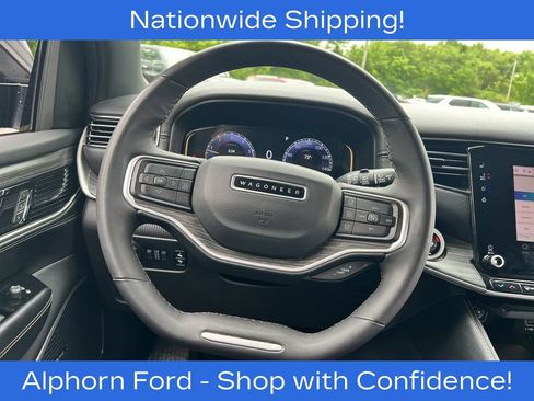 Used 2024 Jeep Wagoneer L Series II w/ Flexible Seating Group AWD/4WD image 10