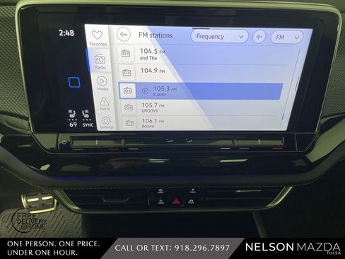 Used 2025 Volkswagen Atlas Cross Sport SEL Premium R-Line image 27