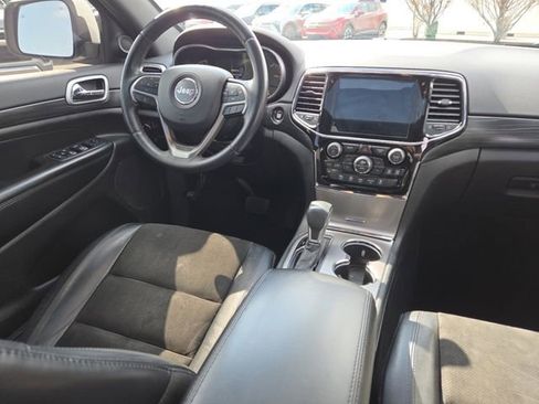 Used 2019 Jeep Grand Cherokee Altitude image 30