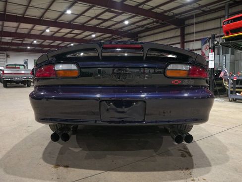 Used 2001 Chevrolet Camaro Z28 w/ SS Performance/Appearance Pkg image 7
