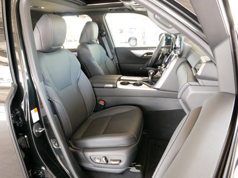 Used 2026 Lexus LX 600 F Sport w/ Accessory Package (Z1) AWD/4WD image 8