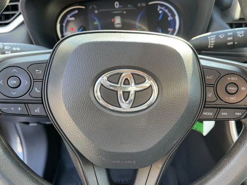Certified 2024 Toyota RAV4 LE AWD/4WD image 18