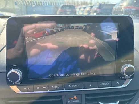 New 2025 Nissan Altima 2.5 SR image 17