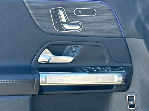 Used 2023 Mercedes-Benz GLB 250 image 18