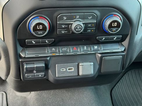 Used 2021 Chevrolet Silverado 1500 LT RWD image 29