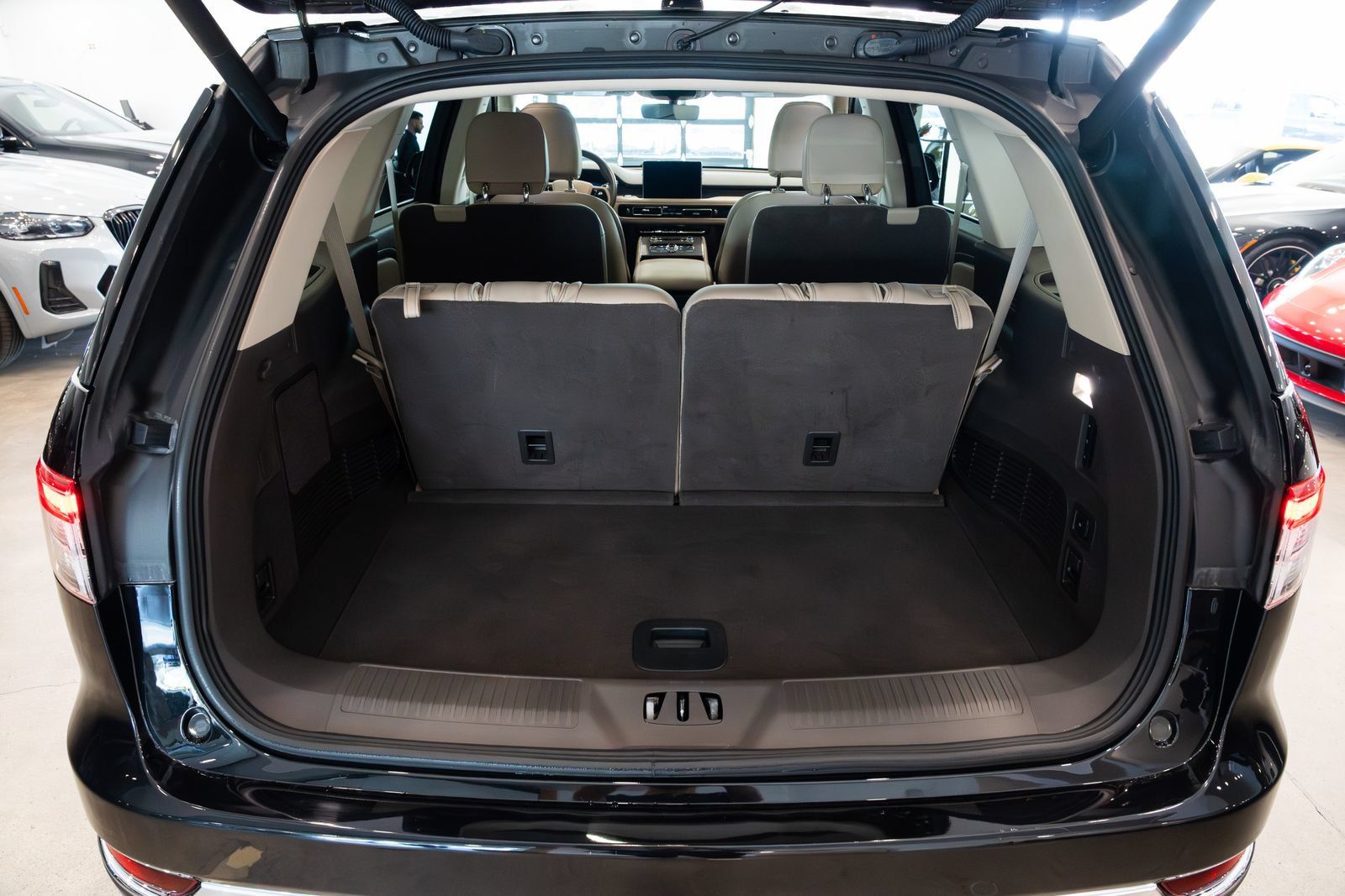 Used 2022 Lincoln Aviator Reserve RWD image 8