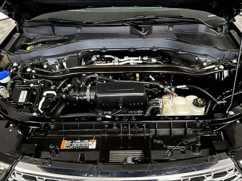 Used 2022 Ford Explorer Limited w/ Equipment Group 301A image 9