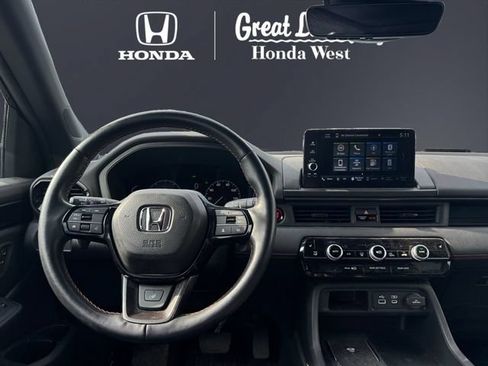 Used 2024 Honda Pilot TrailSport image 9