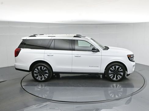 Certified 2025 Ford Expedition Platinum w/ Driver's Package AWD/4WD image 45