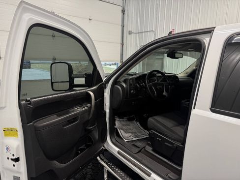 Used 2011 Chevrolet Silverado 2500 LT AWD/4WD image 7