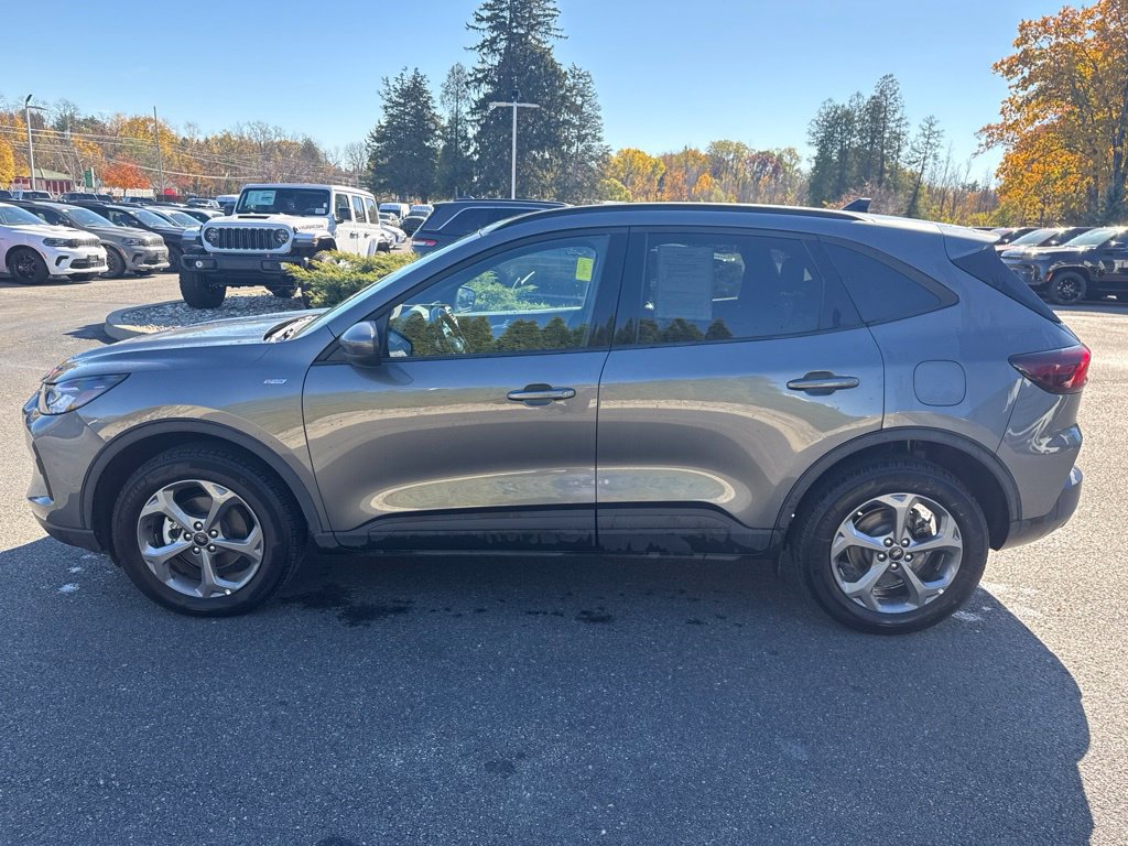 Used 2025 Ford Escape ST-Line Select AWD/4WD image 6
