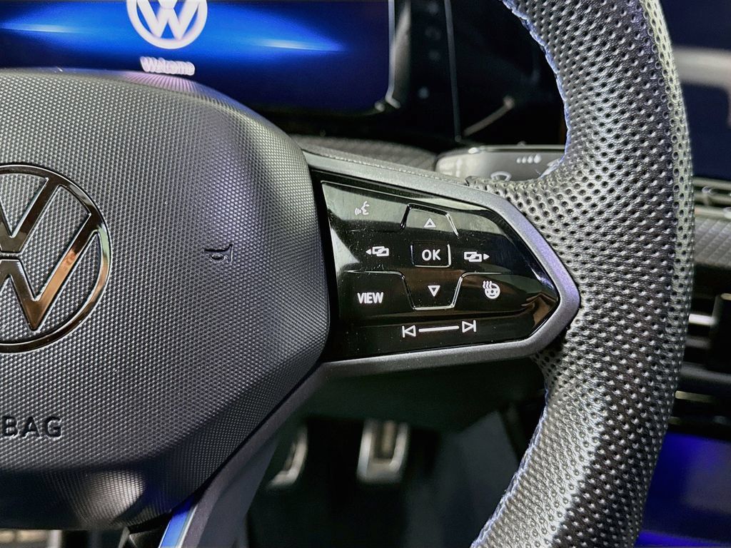 Used 2024 Volkswagen Golf R AWD/4WD image 12