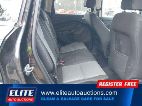 Used 2017 Ford Escape SE image 16