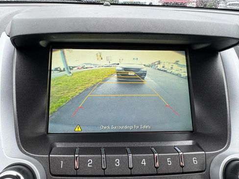 Used 2017 Chevrolet Equinox LT AWD/4WD image 16