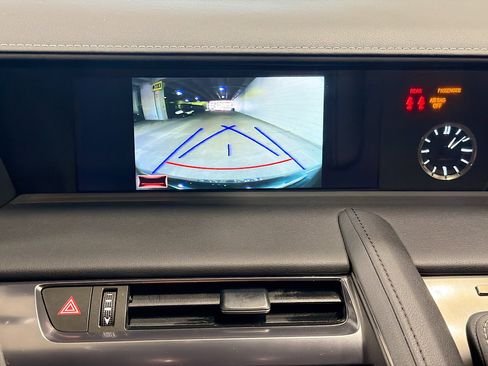 Used 2021 Lexus LC 500 Convertible image 29