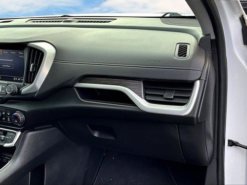 Used 2022 GMC Terrain SLE w/ Driver Convenience Package image 18