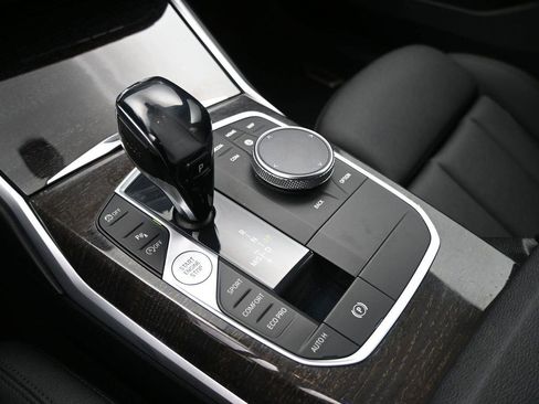 Used 2020 BMW 330i xDrive Sedan w/ Convenience Package AWD/4WD image 5