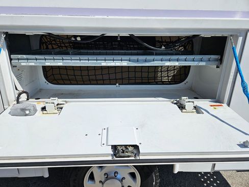 Used 2012 Ford E-350 and Econoline 350 Super Duty w/ PWR Locks & Windows Group image 27