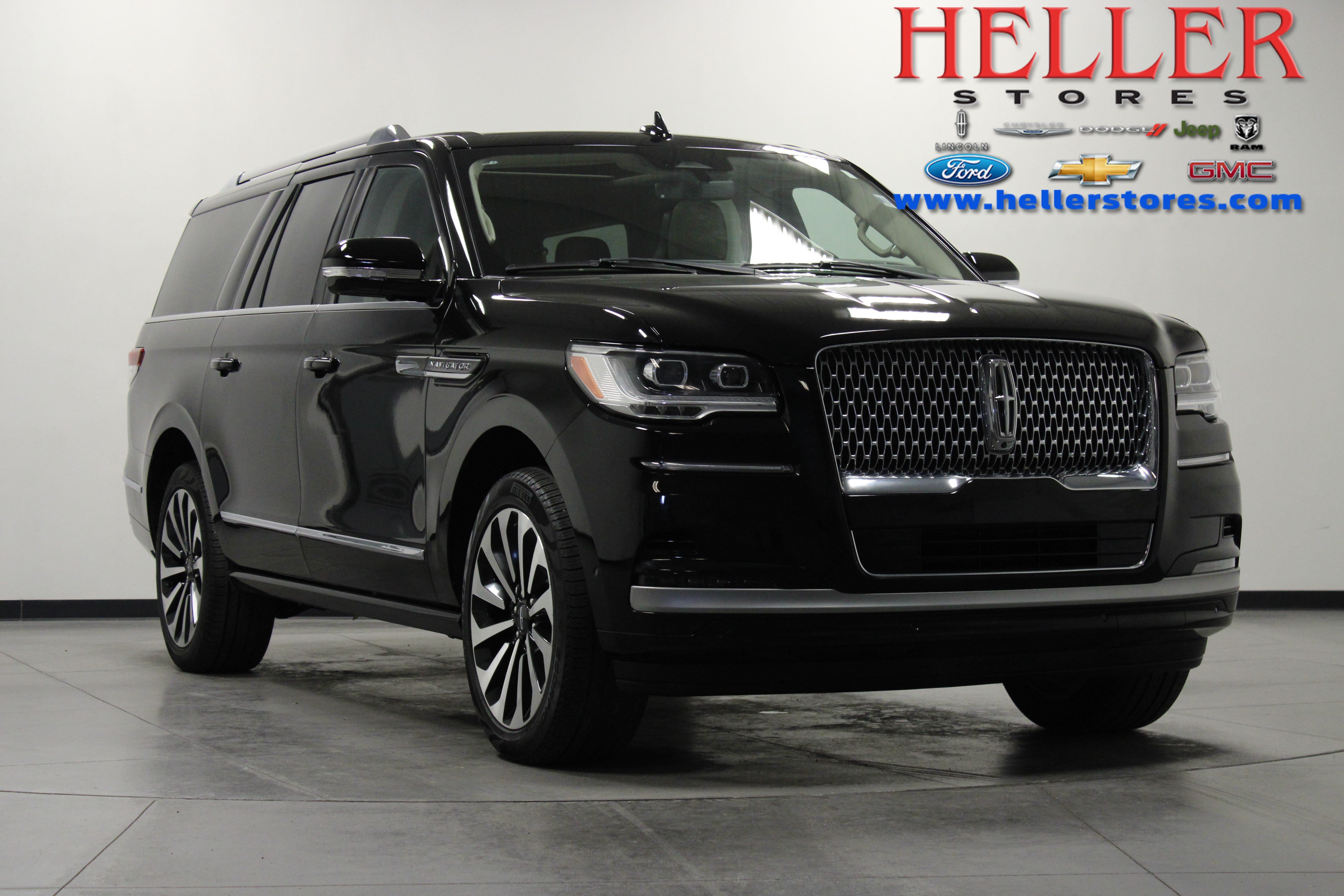 Used 2024 Lincoln Navigator L Reserve AWD/4WD image 1