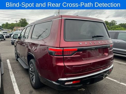 Used 2024 Jeep Wagoneer L Series II w/ Flexible Seating Group AWD/4WD image 3