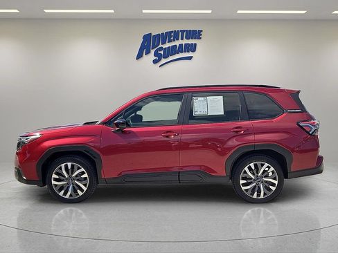 Used 2025 Subaru Forester Touring AWD/4WD image 4