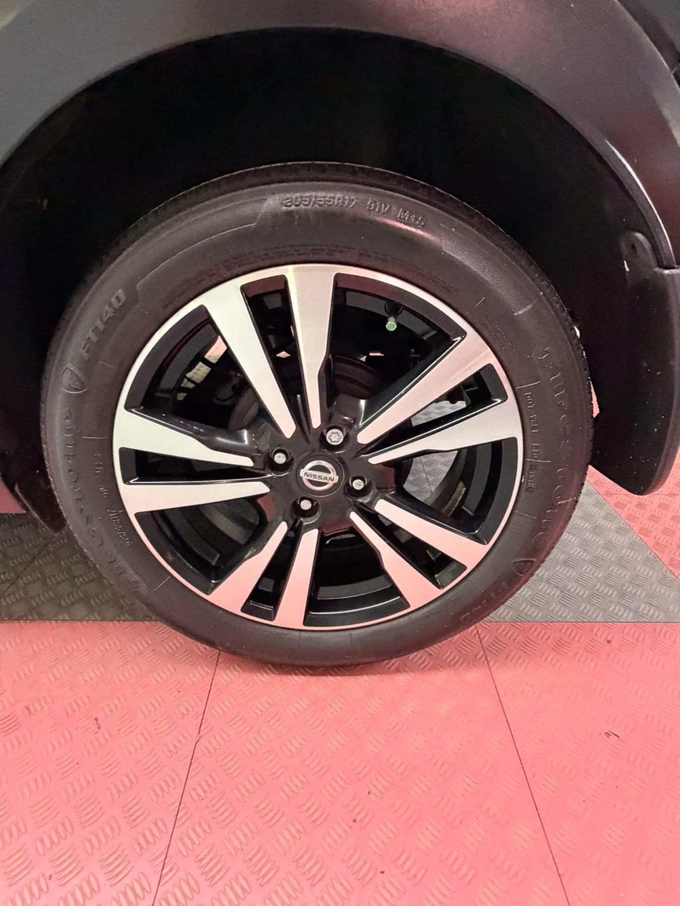 Used 2018 Nissan Kicks SV FWD image 34